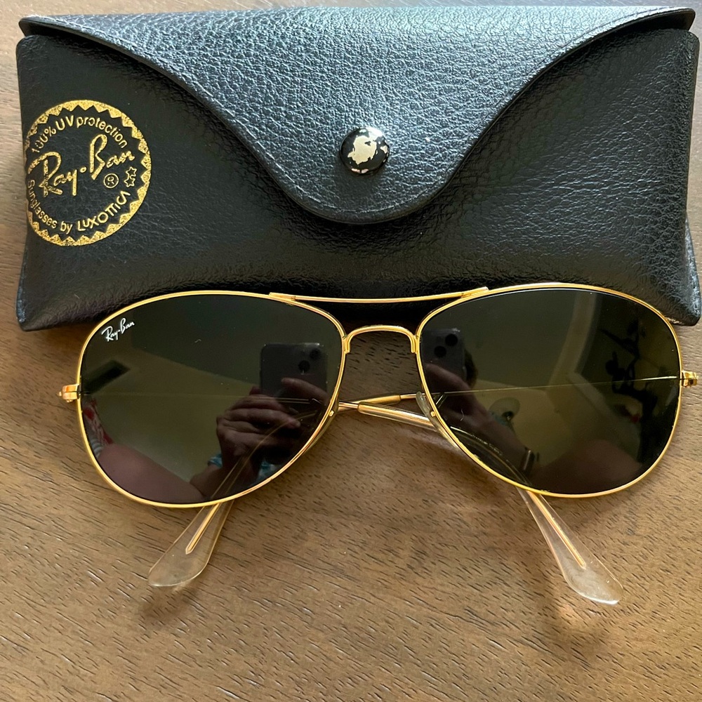 Ray-Ban women’s “Cockpit” aviator sunglasses gold